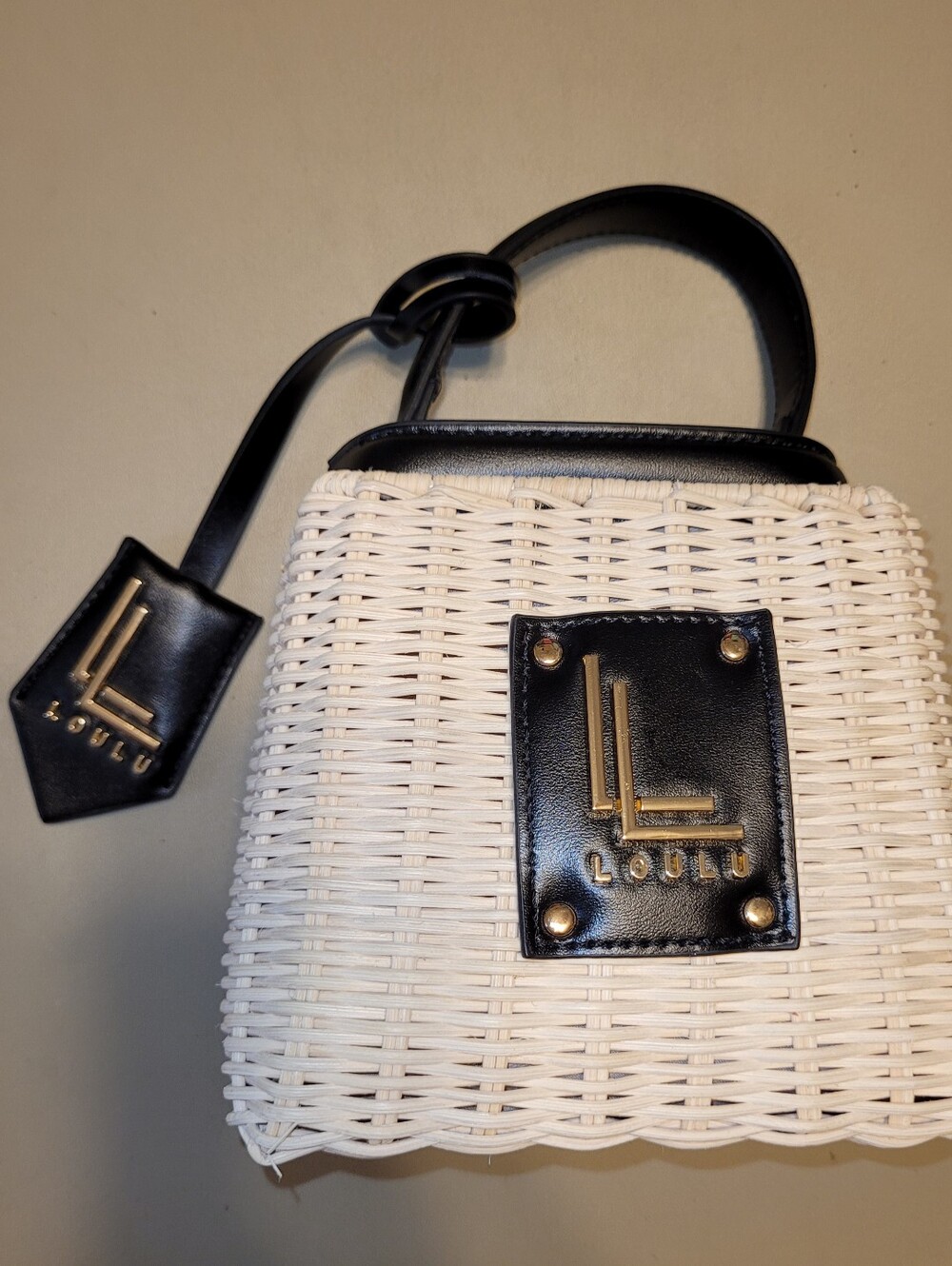 Loulu - Wicker Handbag With Black Handle.